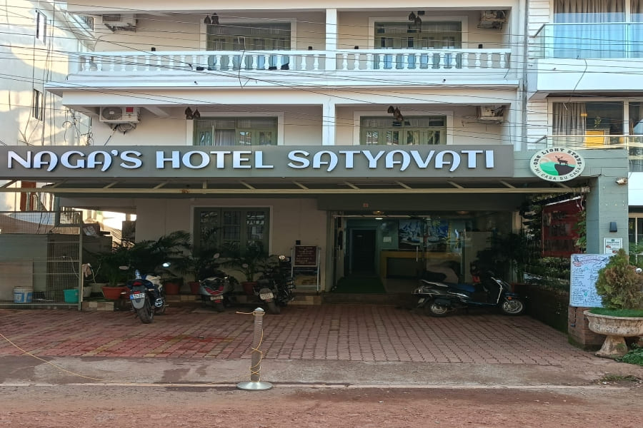 Book goa hotels near beach