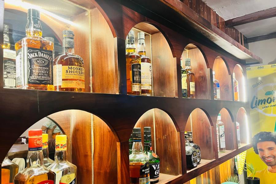 Naga's Cafe Bar & Restaurant