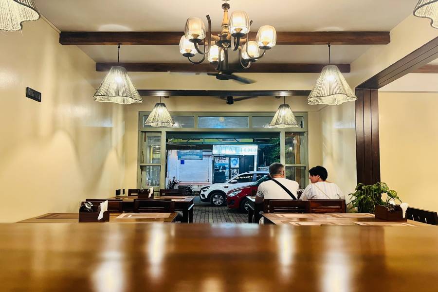 Naga's Cafe Bar & Restaurant