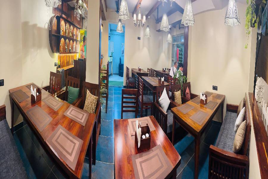 Naga's Cafe Bar & Restaurant