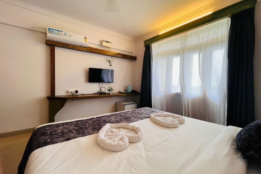 Deluxe hotel rooms in goa